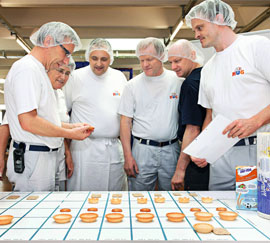 HUGタルトレットをはじめ、クッキーやクラッカーなどの焼き菓子はスイスの人々に長年愛され続けています。 