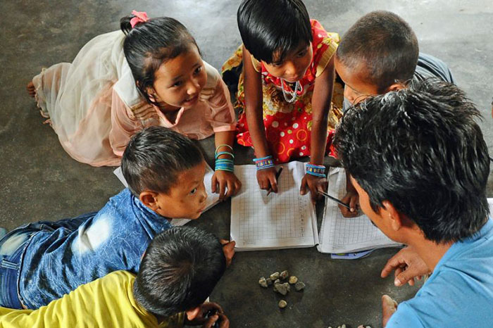 Childaid Network教育は自分で決定する未来への鍵、そして貧困と戦うための有効な手段です。Childaid Network団体は、アッサムの産地インド北東部やネパール、バングラディッシュ、ミャンマーなど、南アジアの恵まれない子供たちが十分な教育を受けられるよう尽力しています。子供たちの自立を促進し、地域の経済的また社会的状況を改善するために、自らの力で権利を実現できるよう支援することに焦点を置いています。